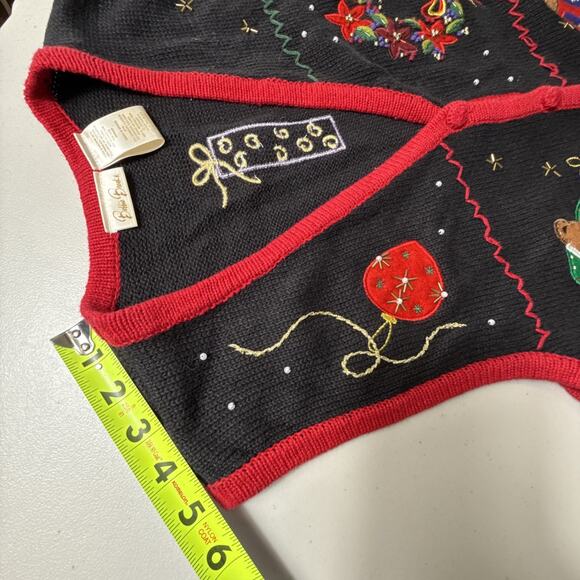 Women’s Christmas Sweater Vest Size M Festive Red Black Holiday Ugly Colorful - Picture 9 of 10